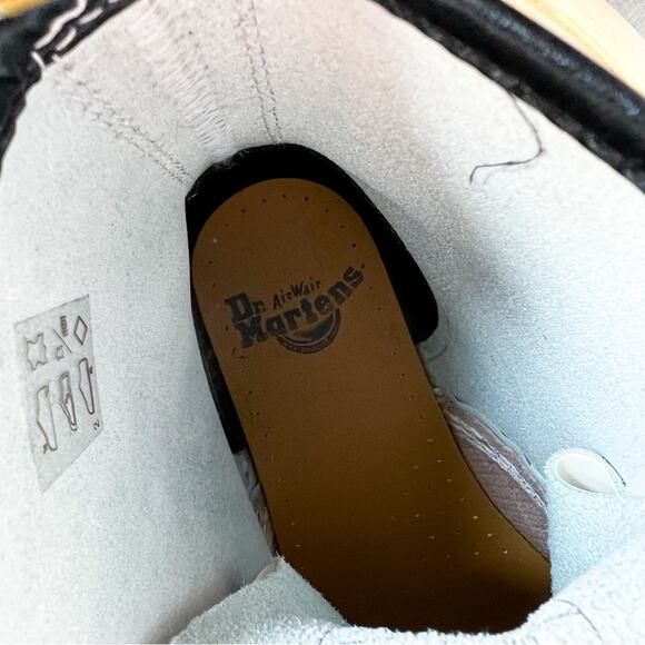 Dr Martens 11822 White Leather 8 Eye Lace-Up Combat Boots Women’s Size 8 - Picture 6 of 8